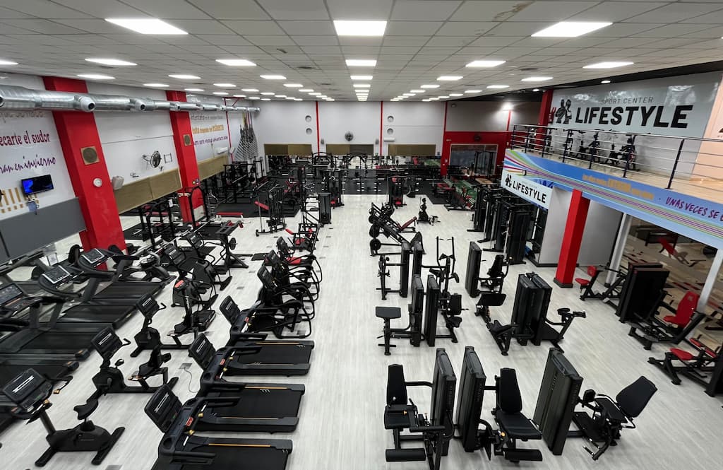 instalaciones sport center lifestyle Octubre 1945